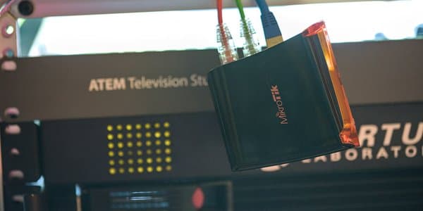組み込みネットワークで変なサブネット使うのはやめよう！VRFを使うほうがずっとラクだよ
