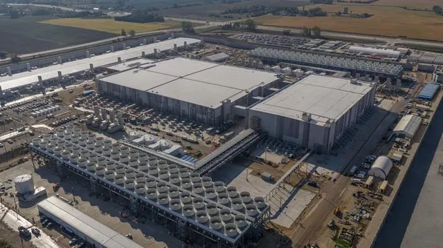 マイクロソフトが発表！世界でいちばんパワフルなデータセンターってどんな感じ？